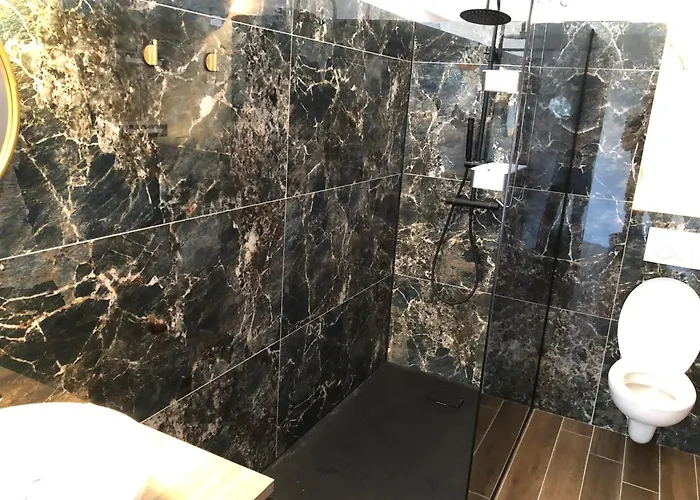 Glamping De Coude Scheure Luxury tent